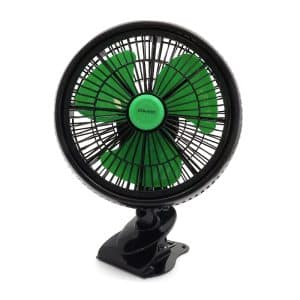 Dynamic Pro-Vent Clip-Ventilator 25 cm mit grünen Rotorblättern.
